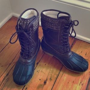 Insulated snow boots
